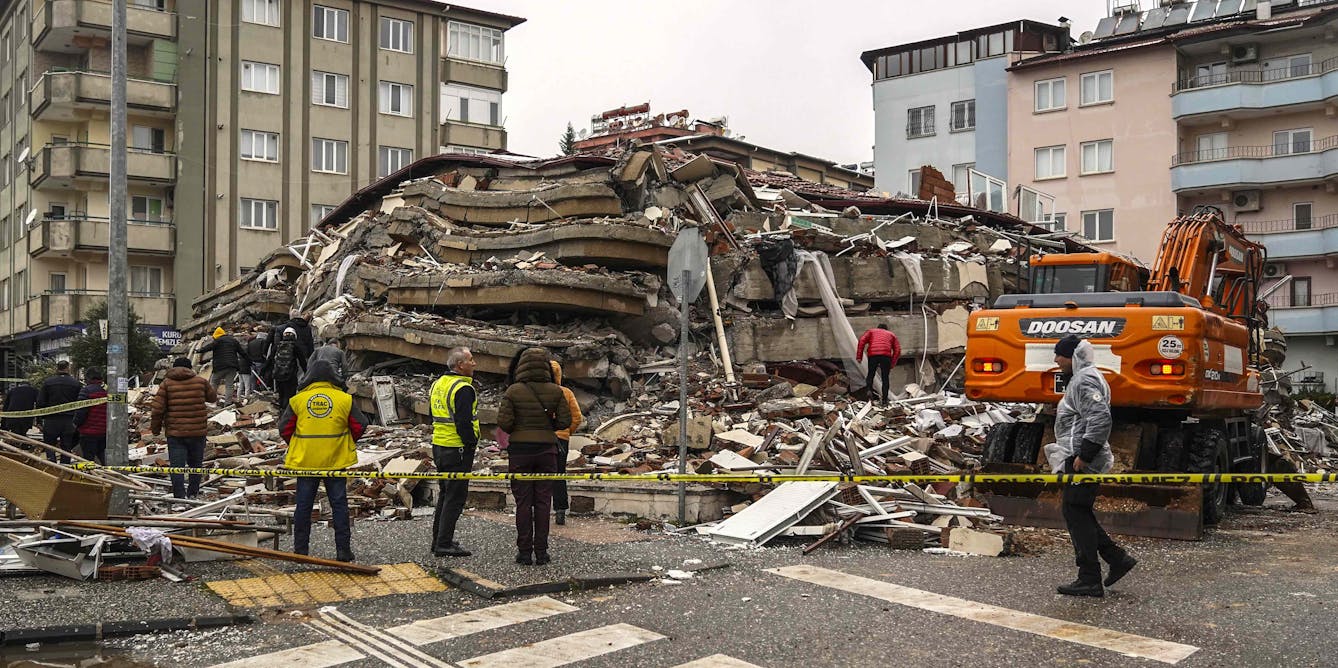 Terremoto en Turquía: ¿Por qué muchos edificios se derrumbaron como unpanqueque?
