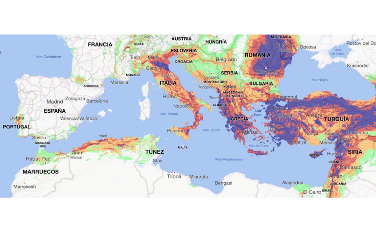 Mapa con los países de la cuenca mediterránea con zonas de actividad sísmica marcadas con colores.