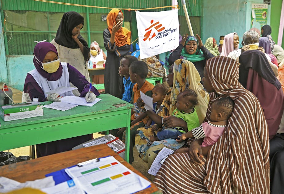 Des personnes dans une clinique MSF au Soudan