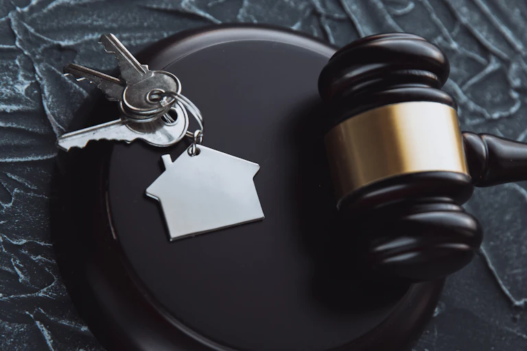 Property Keys and gavel
