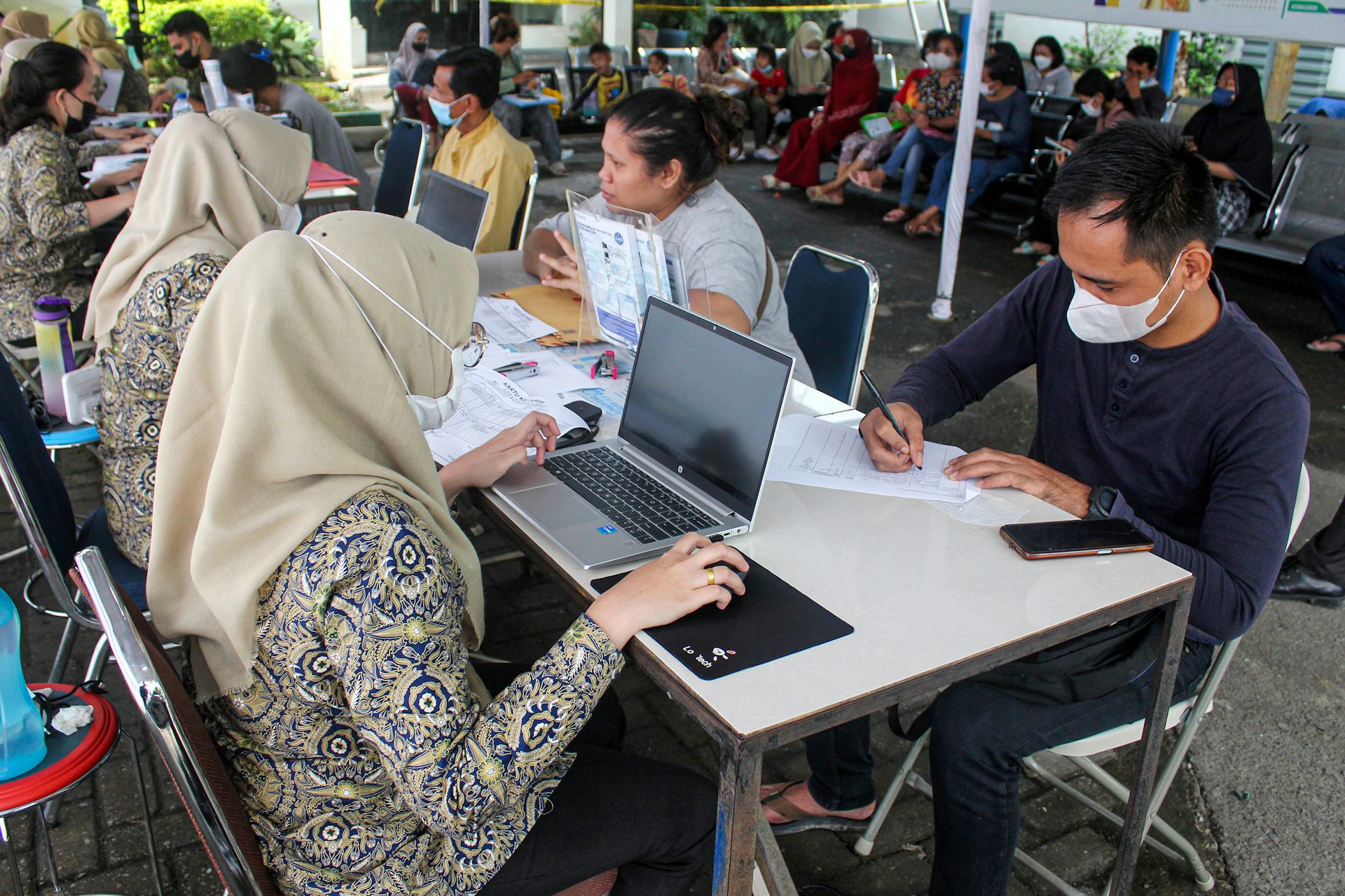 Riset ungkap beberapa pekerja informal sanggup beli rokok, tapi ogah membayar iuran JKN mandiri