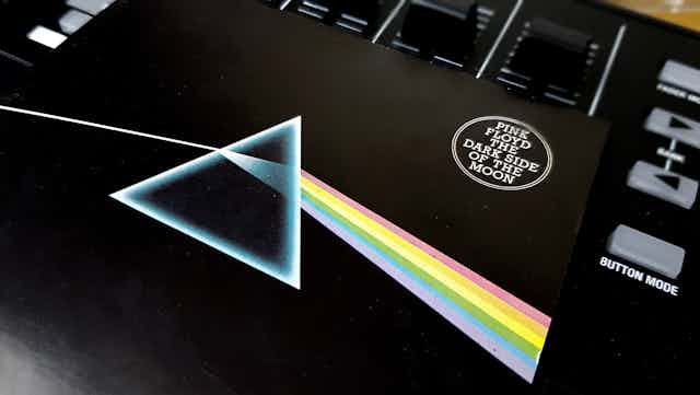 Dark Side of the Moon record cover