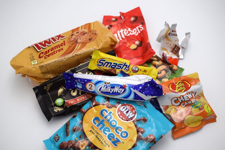 Emballages vides de bonbons et de snacks