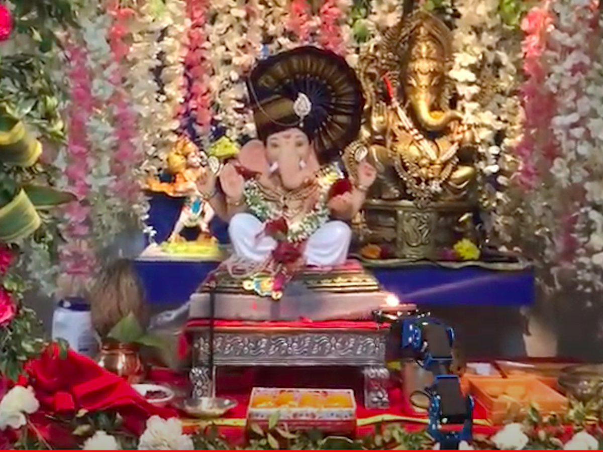 Robots are performing Hindu rituals -- some devotees fear they'll ...