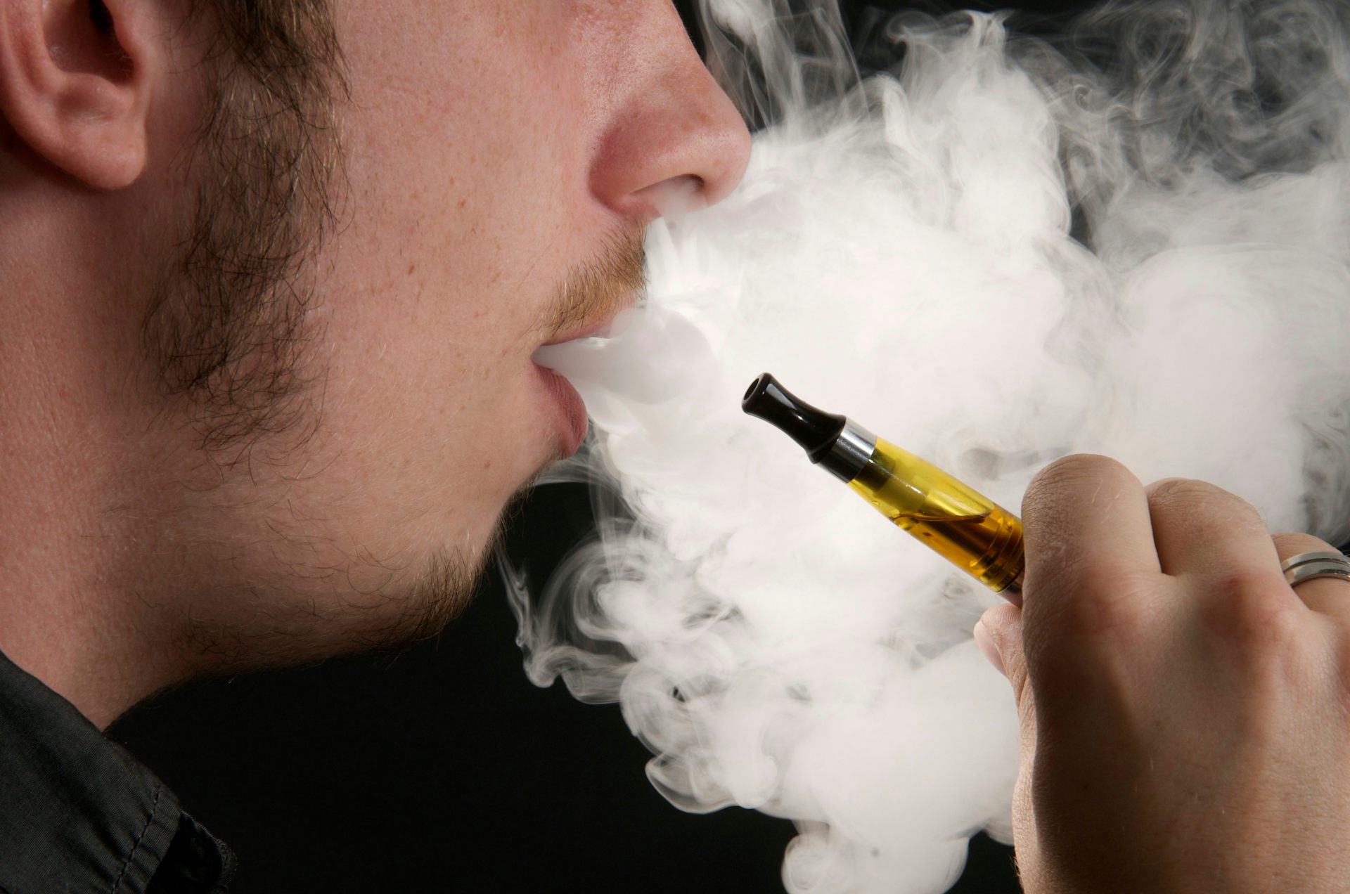 Is lung inflammation worse in e cigarette users than smokers as a