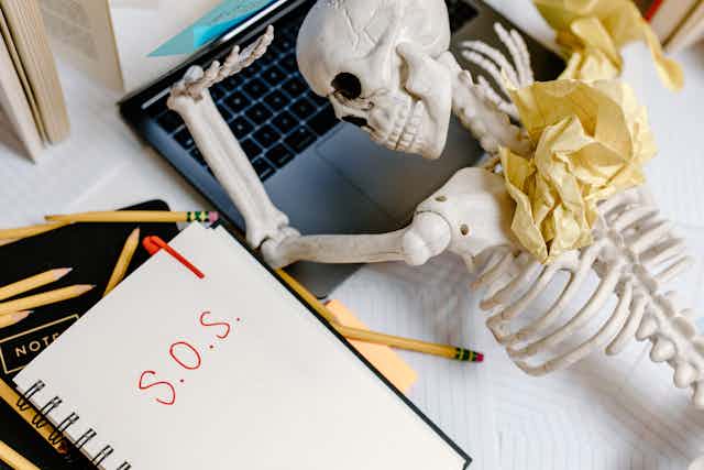 Skeleton at laptop