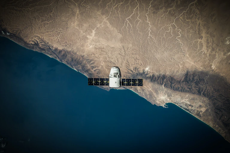 Satelit adalah salah satu wahana yang bisa diluncurkan oleh bandar antariksa Indonesia