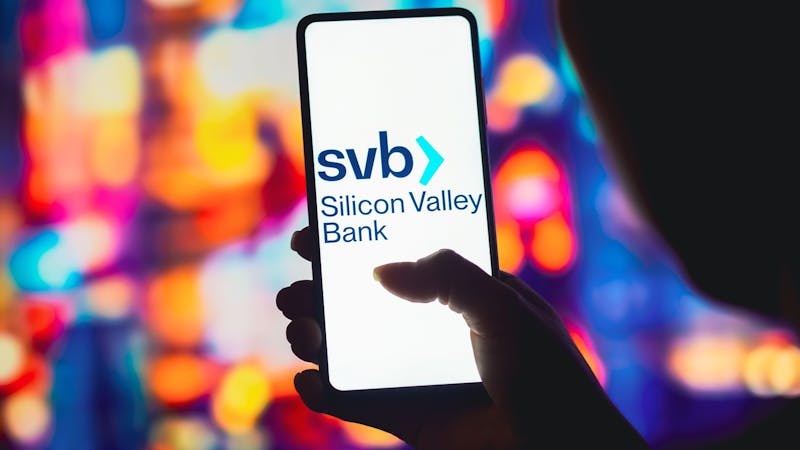 Silicon Valley Bank: cómo los tipos de interés contribuyeron a su hundimiento y qué deben hacer ahora los bancos centrales Silicon Valley Bank: cómo los tipos de interés contribuyeron a su hundimiento y qué deben hacer ahora los bancos centrales