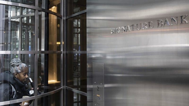 Por qué SVB y Signature Bank quebraron tan rápido y por qué la crisis bancaria de EE.UU. aún no ha terminado Por qué SVB y Signature Bank quebraron tan rápido y por qué la crisis bancaria de EE.UU. aún no ha terminado
