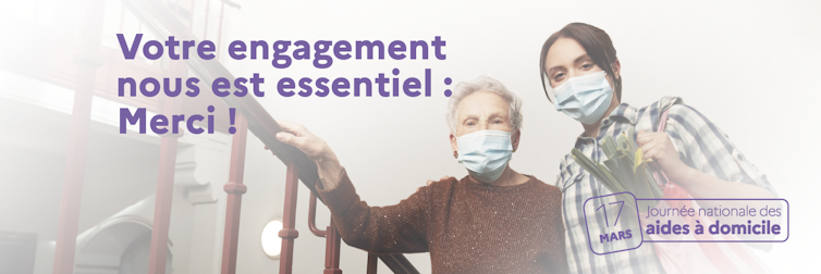 Une jeune femme aide une personne âgée à faire ses courses (affiche officielle de la journée)
