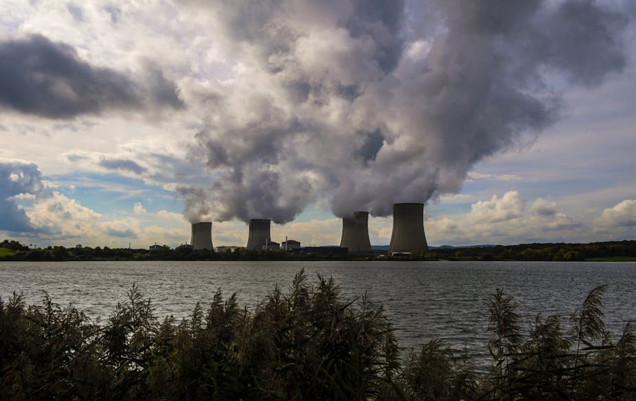 Les émissions de vapeur d'une centrale nucléaire