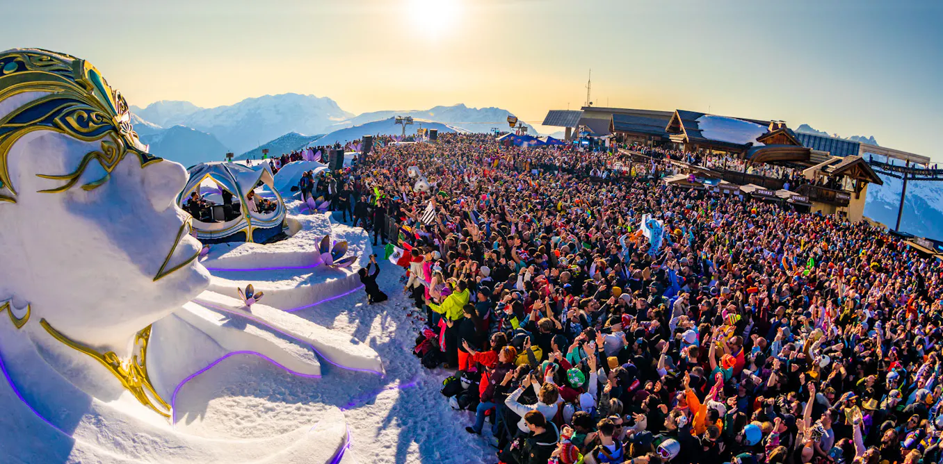 Les « darons » en festival électro : choc des générations à Tomorrowland ? Les « darons » en festival électro : choc des générations à Tomorrowland ?