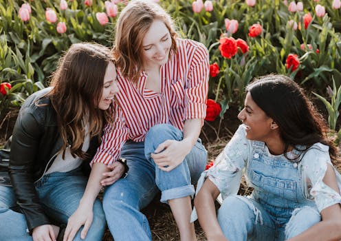 A friend who's more boss than BFF may be harmful for teens' mental health