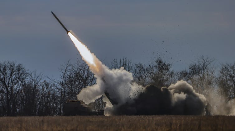 The Ukrainian army using HIMARS on the battlefield.