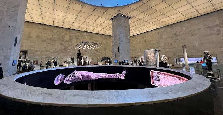 Image numérique de la momie de Ramsès II au nouveau musée