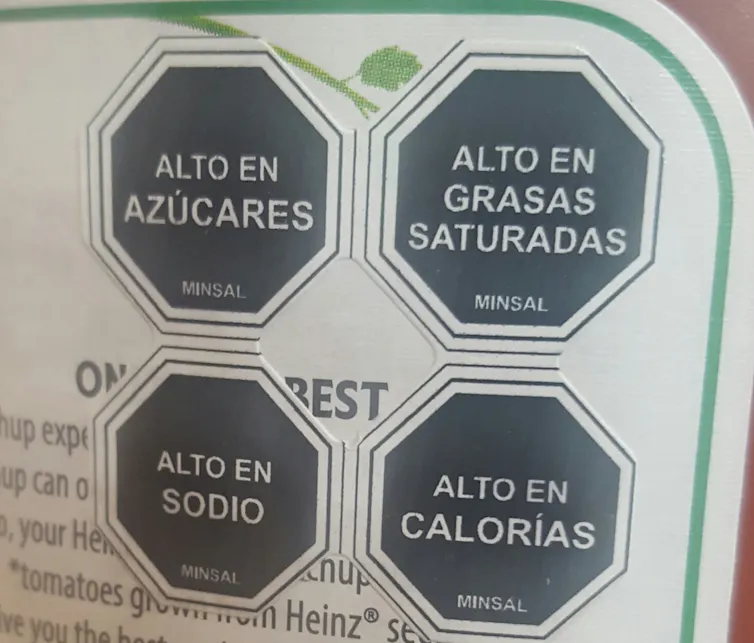 Label risiko makanan di Chili.