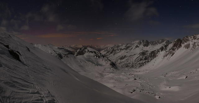 L'aurore boréale du 27 février vue au dessus du Col du Galibier.