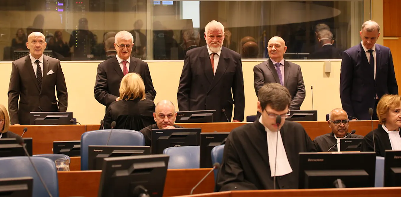 à la rencontre des accusés à la rencontre des accusés