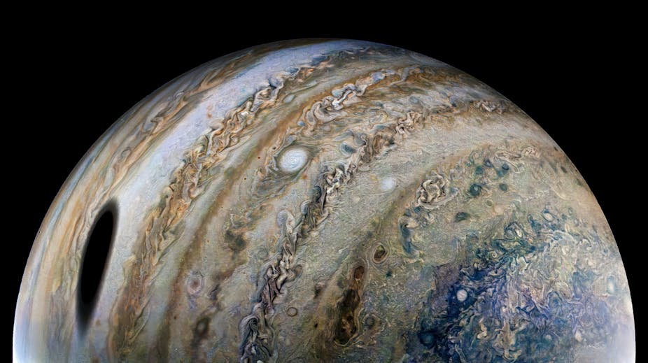 photo prise par la sonde Juno de l'atmosphère de Jupiter