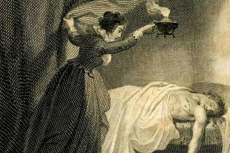 Un hombre tumbado en una cama con los ojos cerrados, una mujer de pie a su lado sosteniendo una vela con la mano derecha y abriendo una cortina con la izquierda.