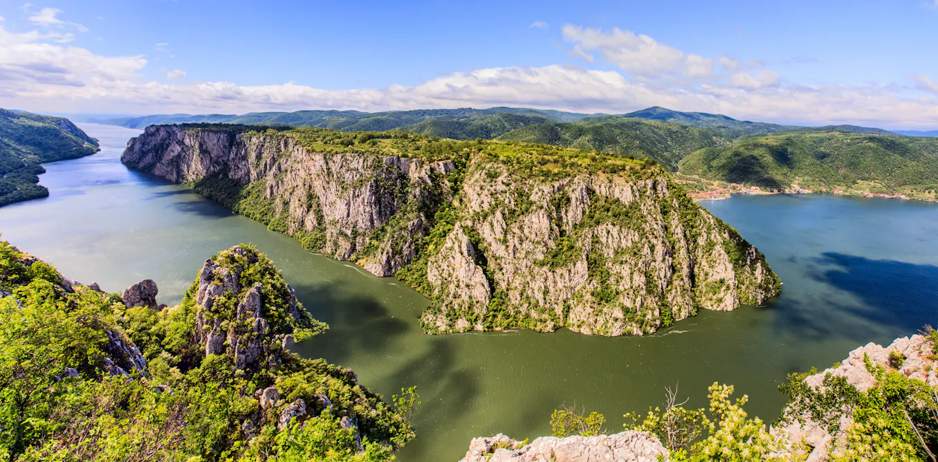 Hundreds of rivers and lakes cross international borders – countries ...