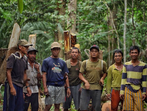 Risiko krisis identitas masyarakat adat akibat perubahan iklim