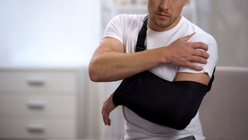 Why exercising your 'good arm' can also help the one in a sling