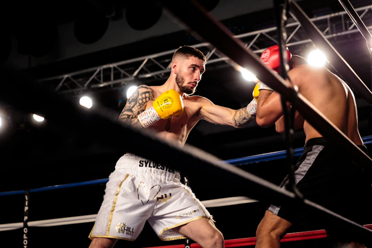 Combat de boxe.