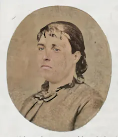 Retrato de una mujer de principios del siglo veinte.