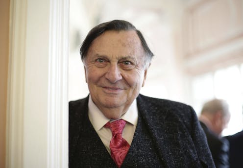 how Barry Humphries breathed new life into Australian slang