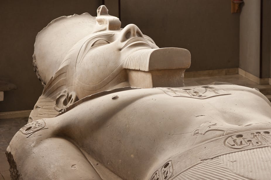 Statue de Ramses II, tau musée Saqqara en Egypte.
