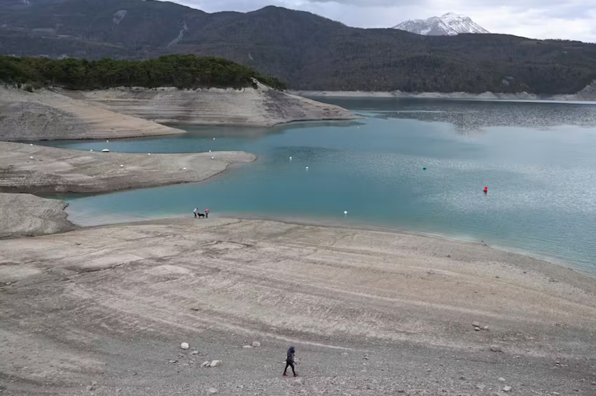 paysage lac asséché