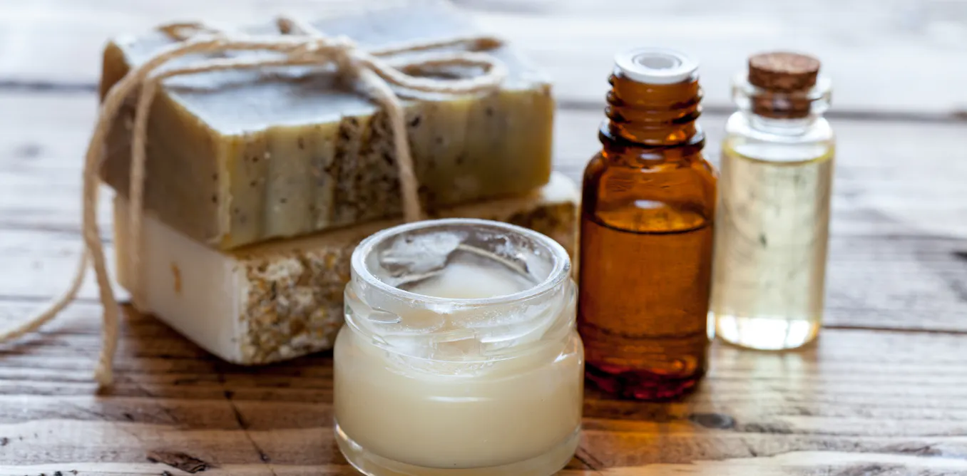 Les cosmétiques « naturels » sans parfum sont-ils sans odeur… et sans danger ? Les cosmétiques « naturels » sans parfum sont-ils sans odeur… et sans danger ?