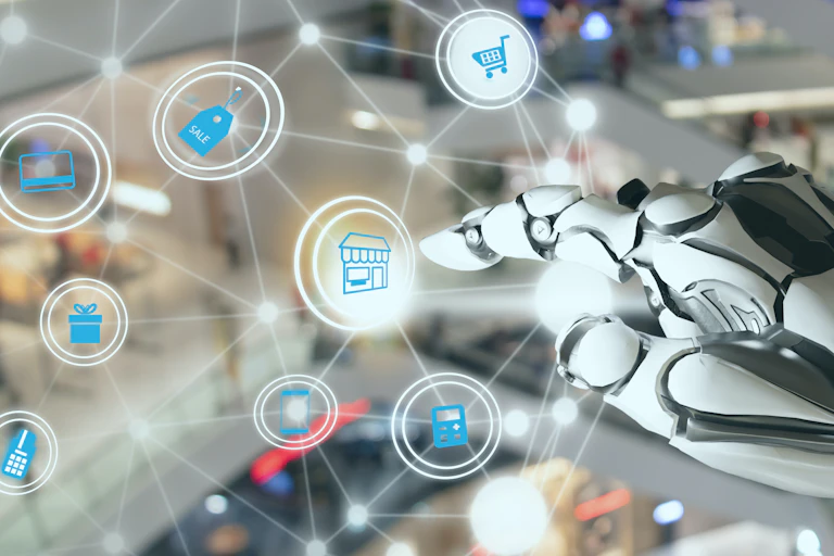 Mano de robot que pulsa un icono de tienda sobre un fondo de centro comercial.