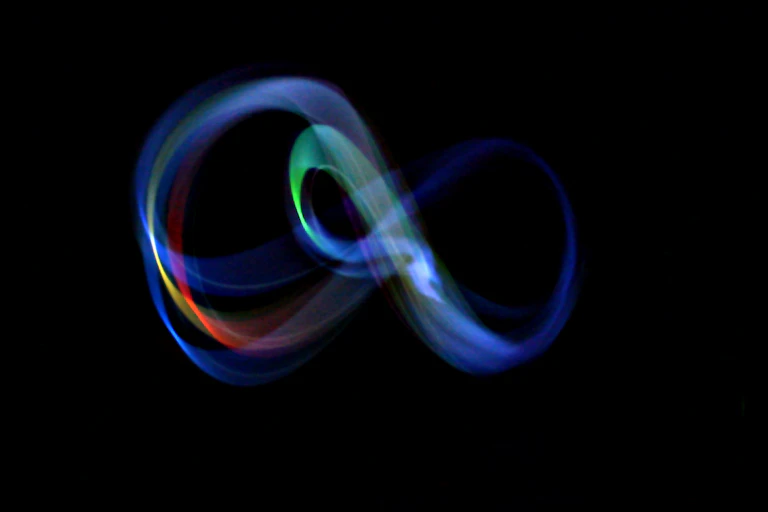 Efecto lumínico que simula el infinito.