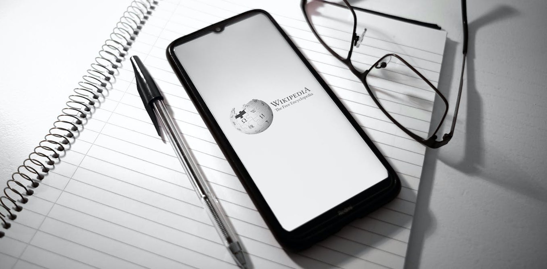 Apakah Wikipedia sumber yang baik? 2 pustakawan universitas menjelaskan kapan memakainya dan kapan sebaiknya kita hindari