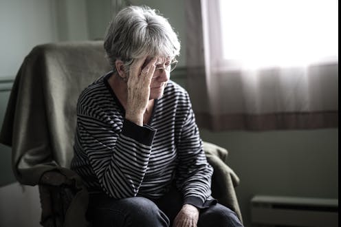 When someone living with dementia is distressed or violent, 'de-escalation' is vital