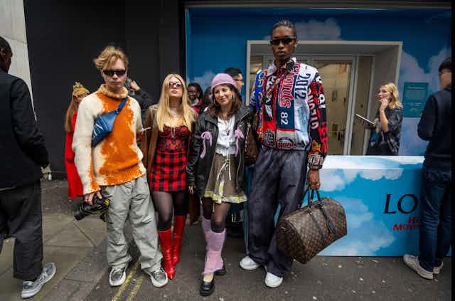 Pobl ifanc ffasiynol