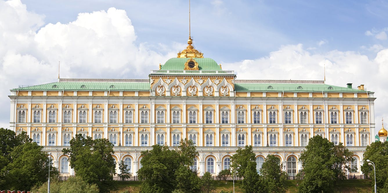 Тон большой кремлевский. Большой Кремлёвский дворец 1838 1849. Большой Кремлёвский дворец в Москве 1838.