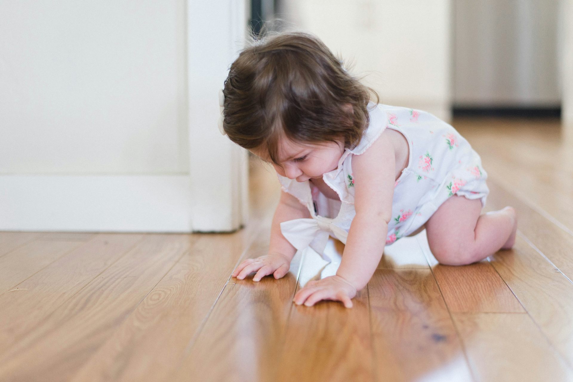 Crawling and cognitive development in outlet babies