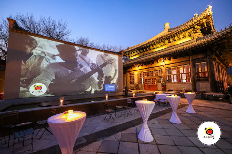 Un événement Picasso avec projection en plein air présenté par Turespana à Pékin