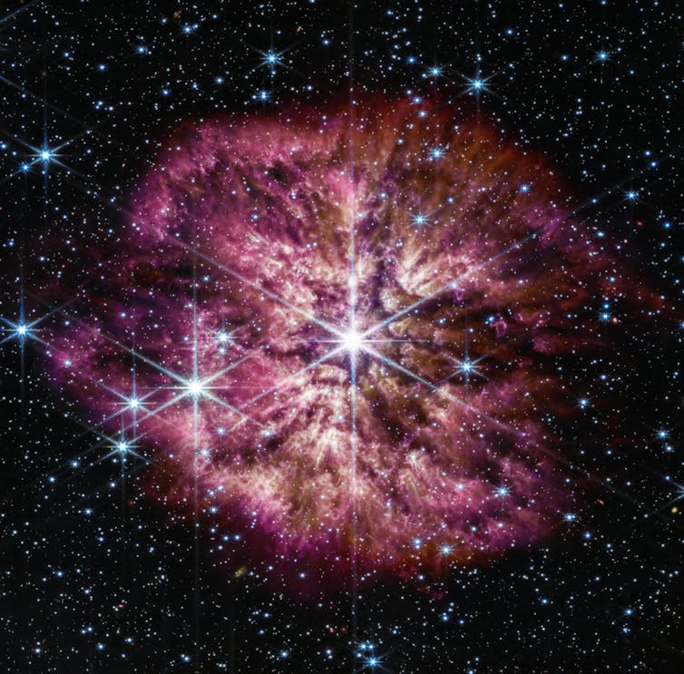 Las supernovas contribuyen a la evolución química del universo