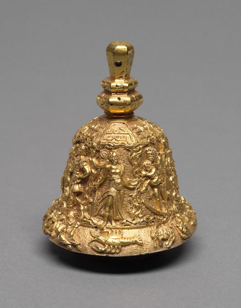 Seven metals, ringed with four magical inscriptions: what other secrets does the 'Alchemical Hand Bell' hold?