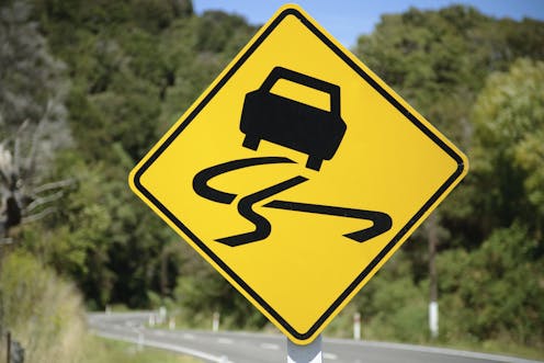 Slow down Simeon Brown – bilingual traffic signs aren't an accident waiting to happen
