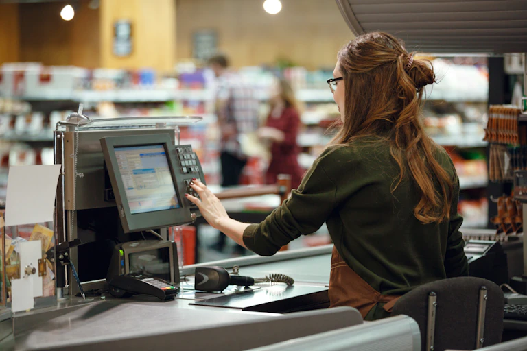 Cashier operator