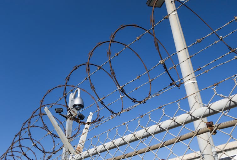 Prison wire fence
