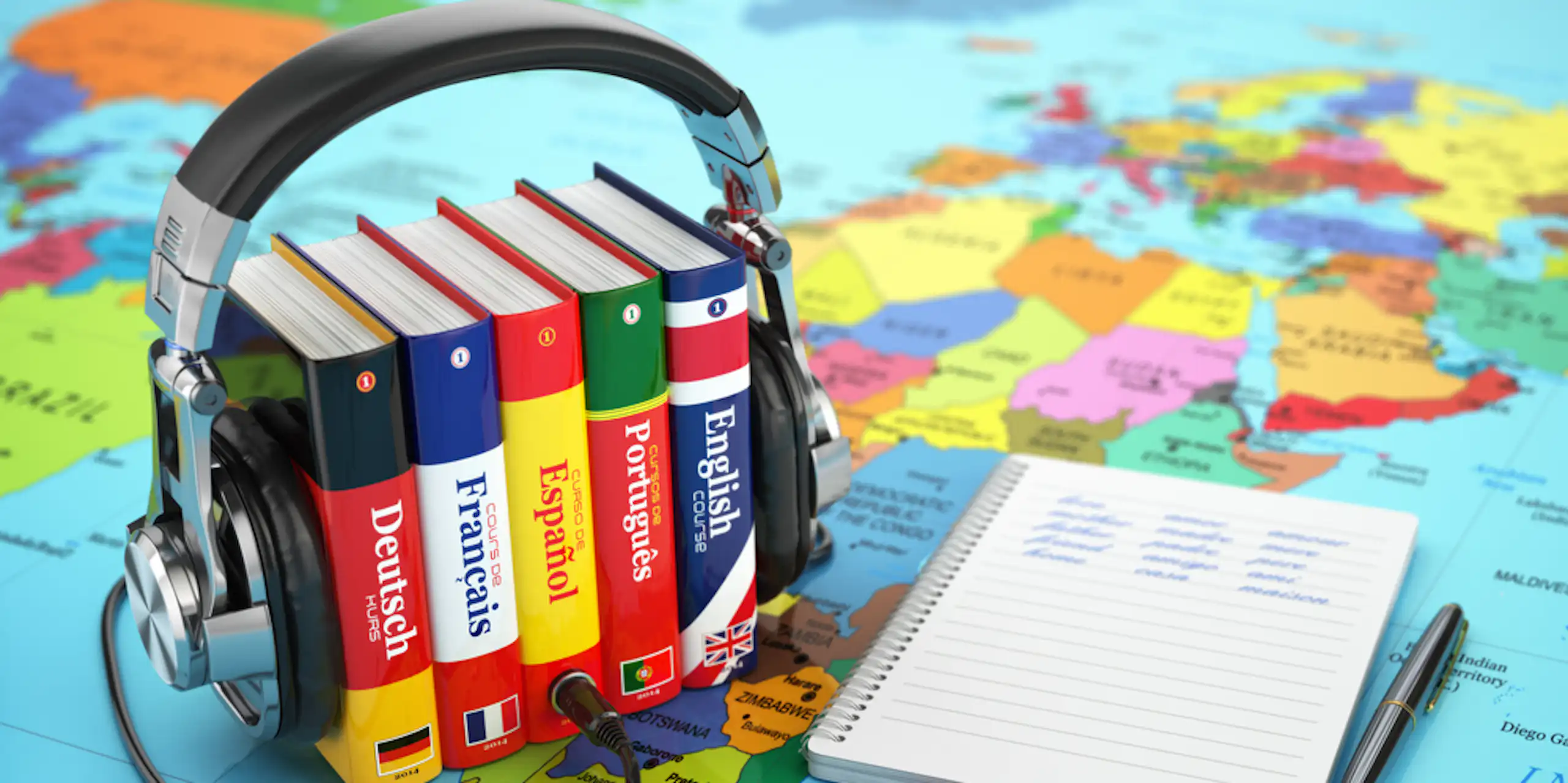 Concept de livres sonores. Livres et casques sur un planisphère