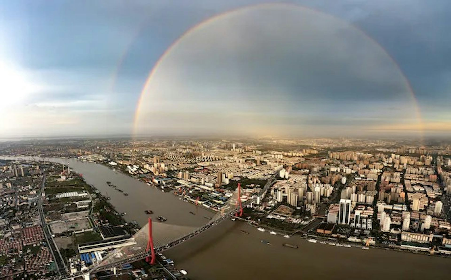 Bagaimana cara membuat pelangi berbentuk lingkaran?
