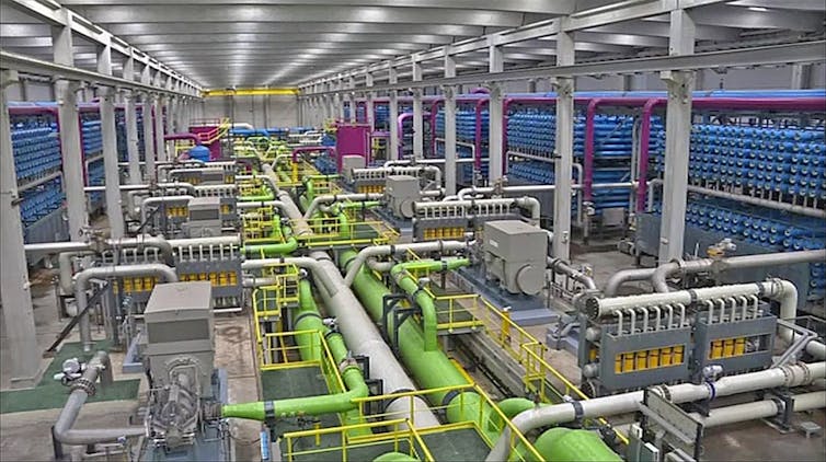 intérieur de l’usine de dessalement de Barcelone