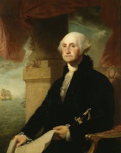 Un retrato antiguo de un hombre con el pelo blanco, vestido con un abrigo negro.